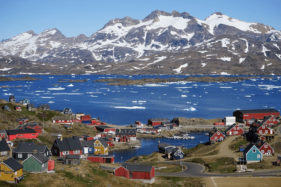 La Datcha — A Successful Charter Season in Greenland
