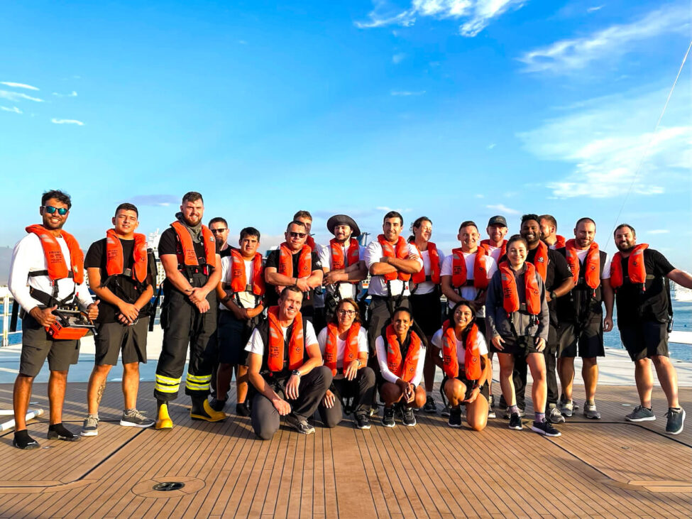 Crew - 3